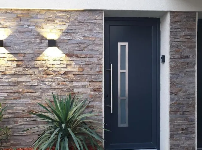 I Sobe Gromilovic * Sombor